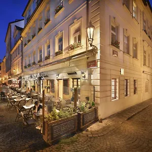 Hotel At The Golden Scissors ****